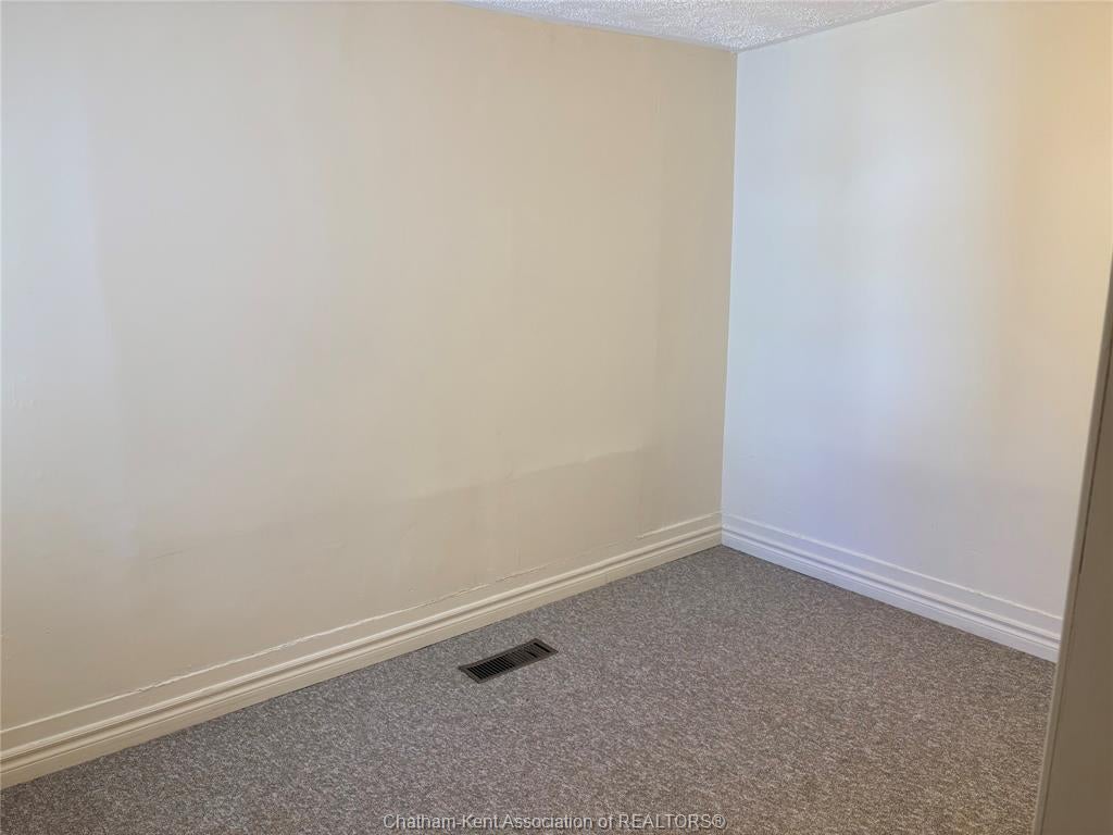 26 Charteris Street