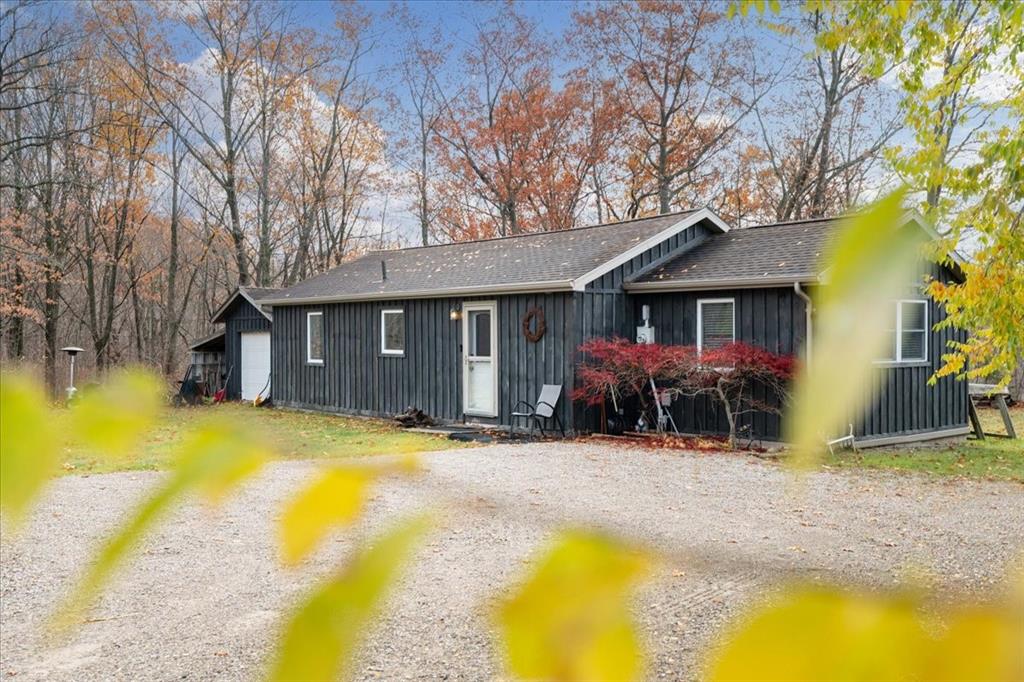 4239 LAKESHORE Road