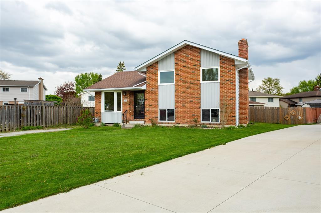 1582 KAREN Court