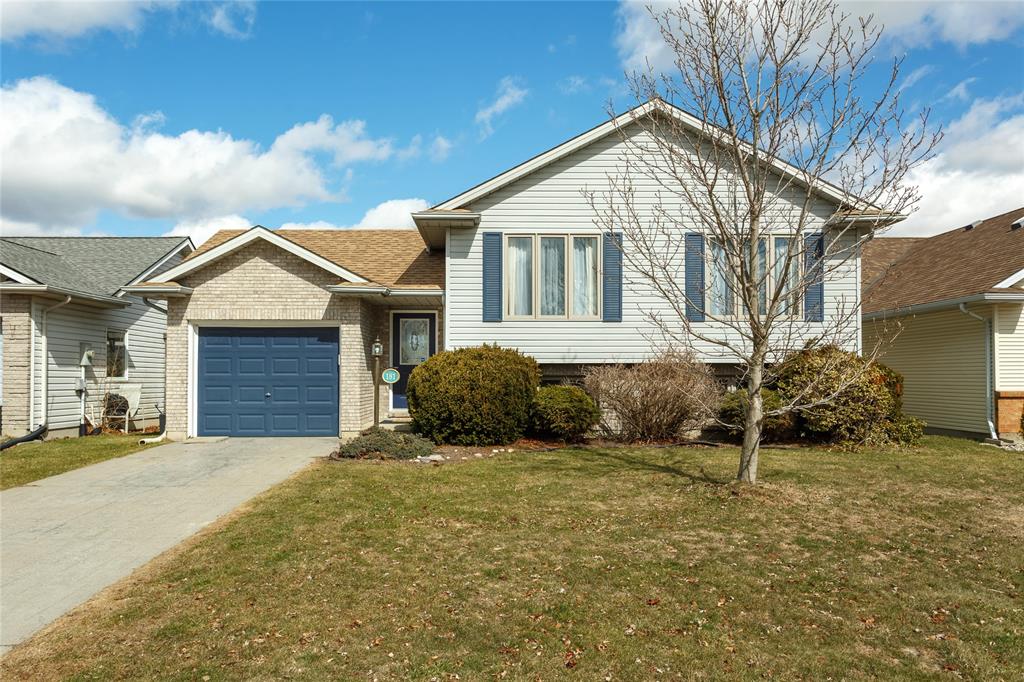 181 PADDOCK GREEN Circle