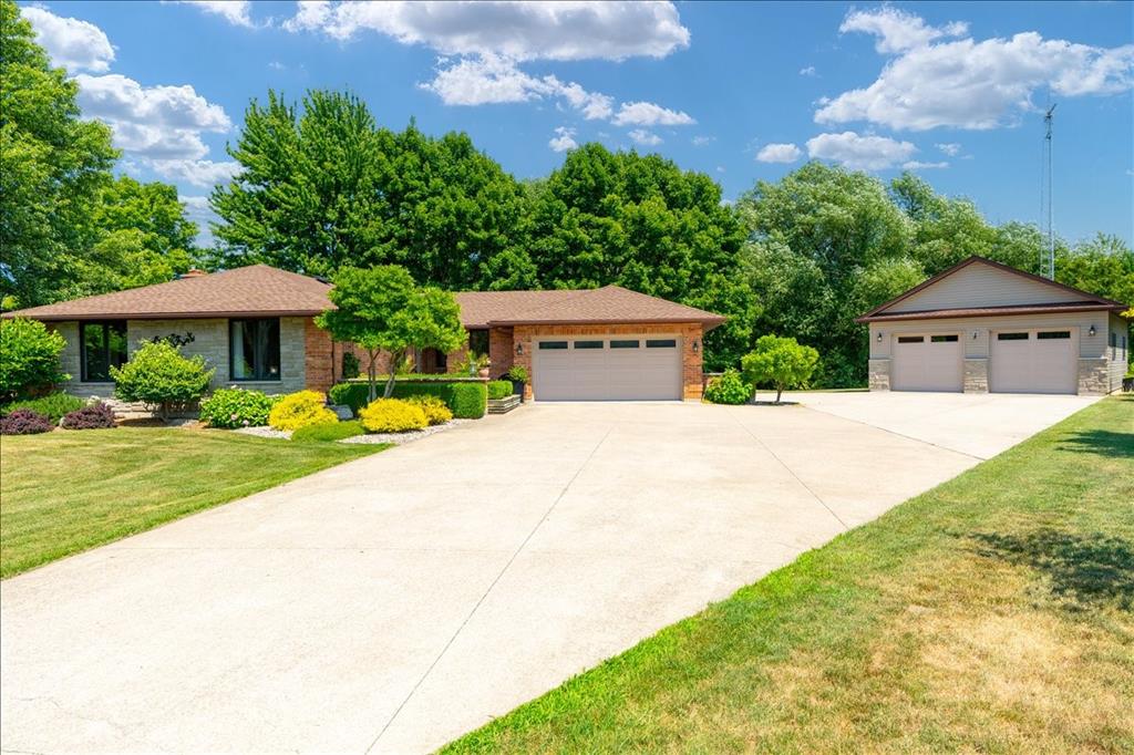 4350 BLUEPOINT Drive