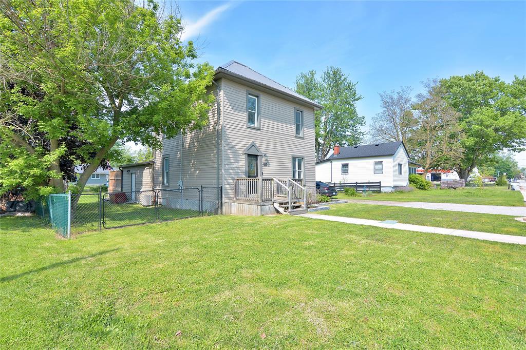 471 SIMCOE Street