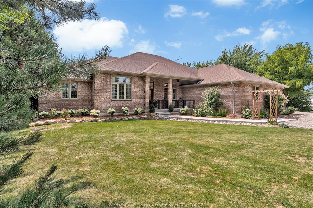 2207 SOUTH MIDDLE Road