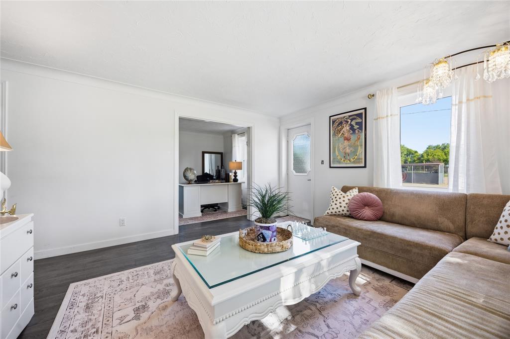 554 NIAGARA Street
