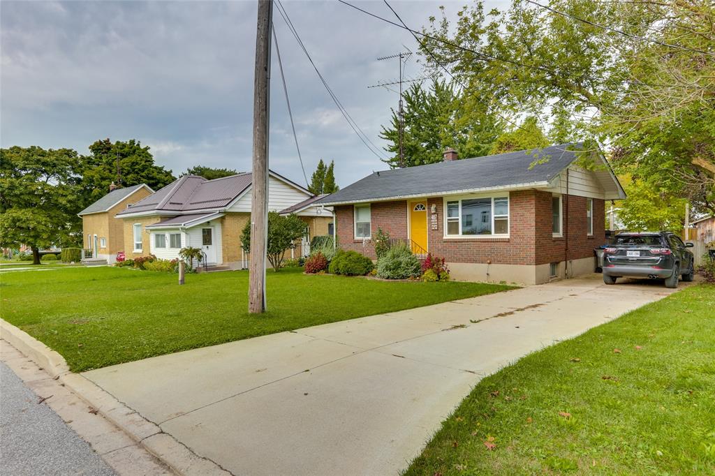 467 SIMCOE Street