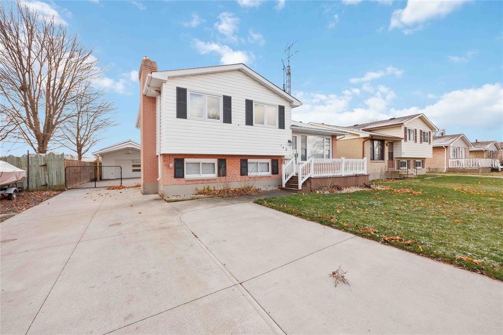 149 TEMPLETON Crescent