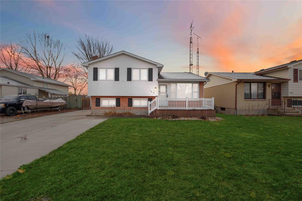 149 TEMPLETON Crescent