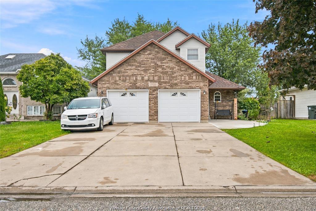 2920 STRAWBERRY Drive