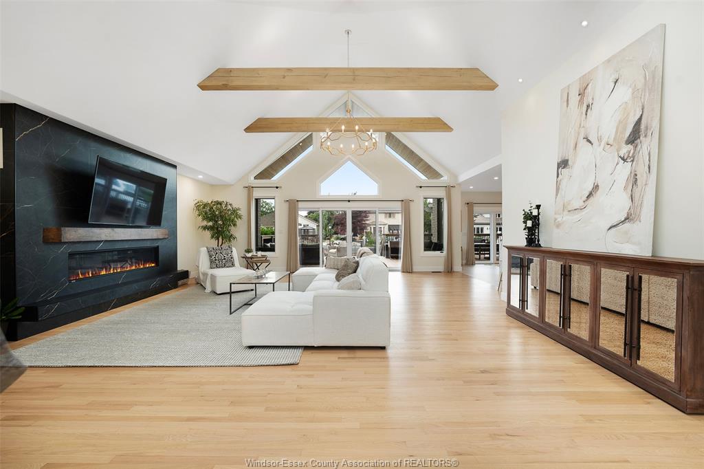 263 RUSSEL WOODS Drive