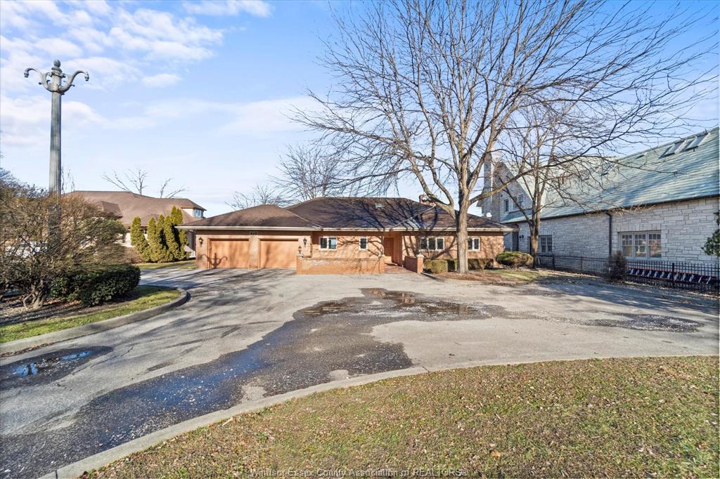 410 RUSSELL WOODS Road
