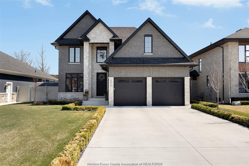 256 XAVIER Circle