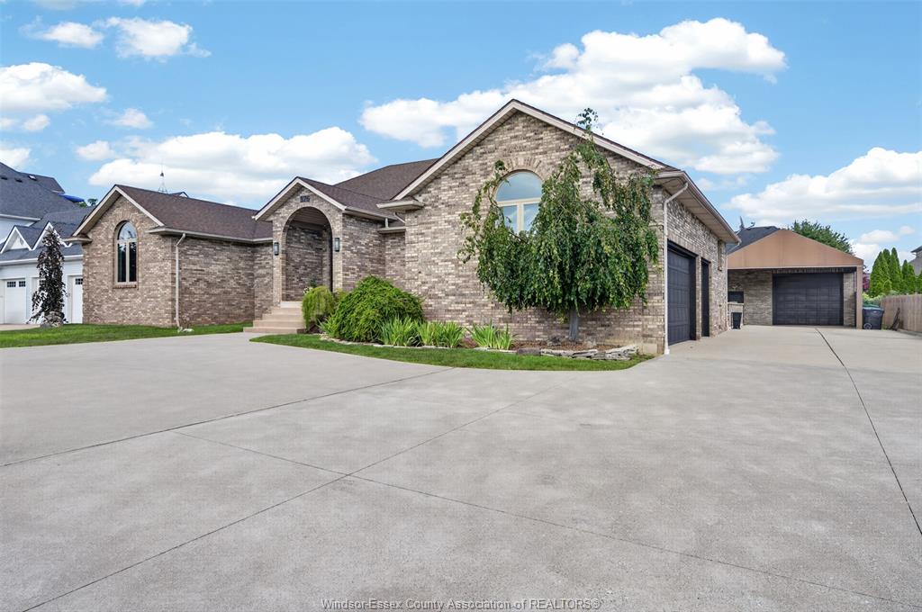376 ELMSTEAD Road