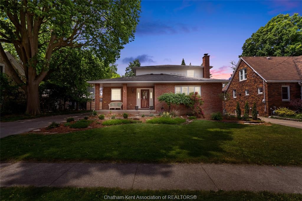 138 ELIZABETH Street