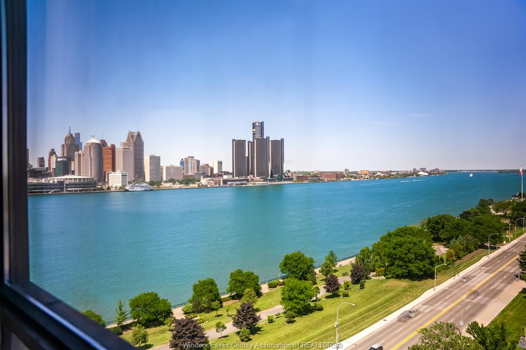 515 RIVERSIDE Drive West 1303