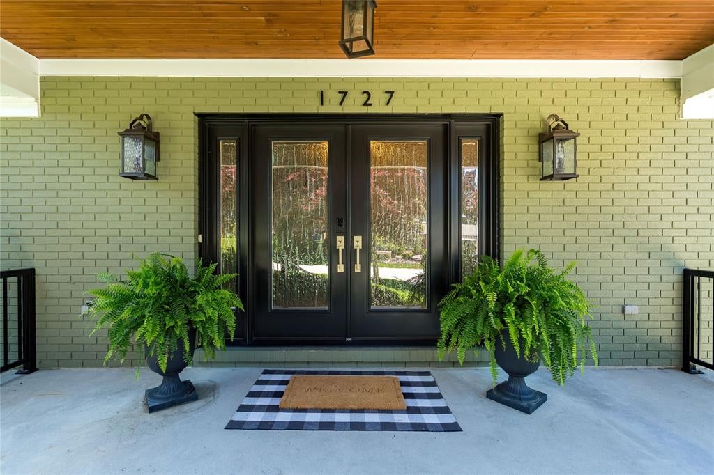 1727 MATER Drive
