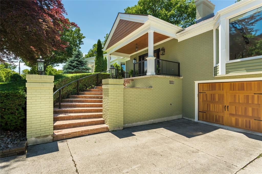 1727 MATER Drive