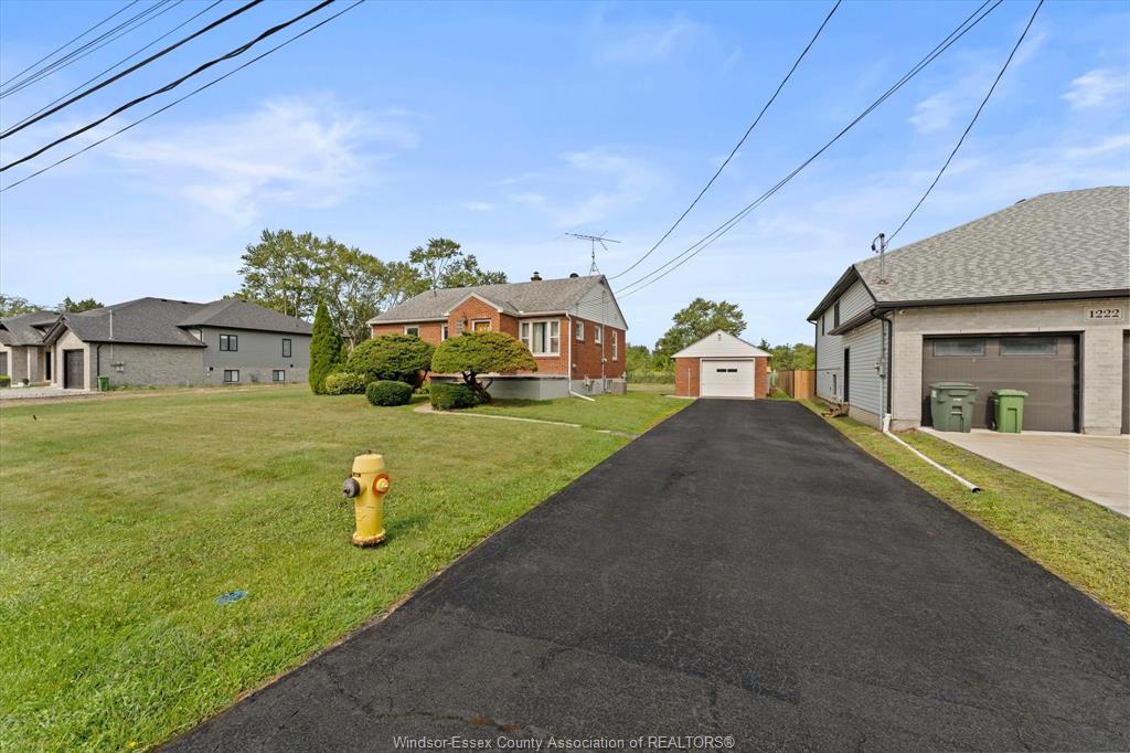 1226 SURREY Drive