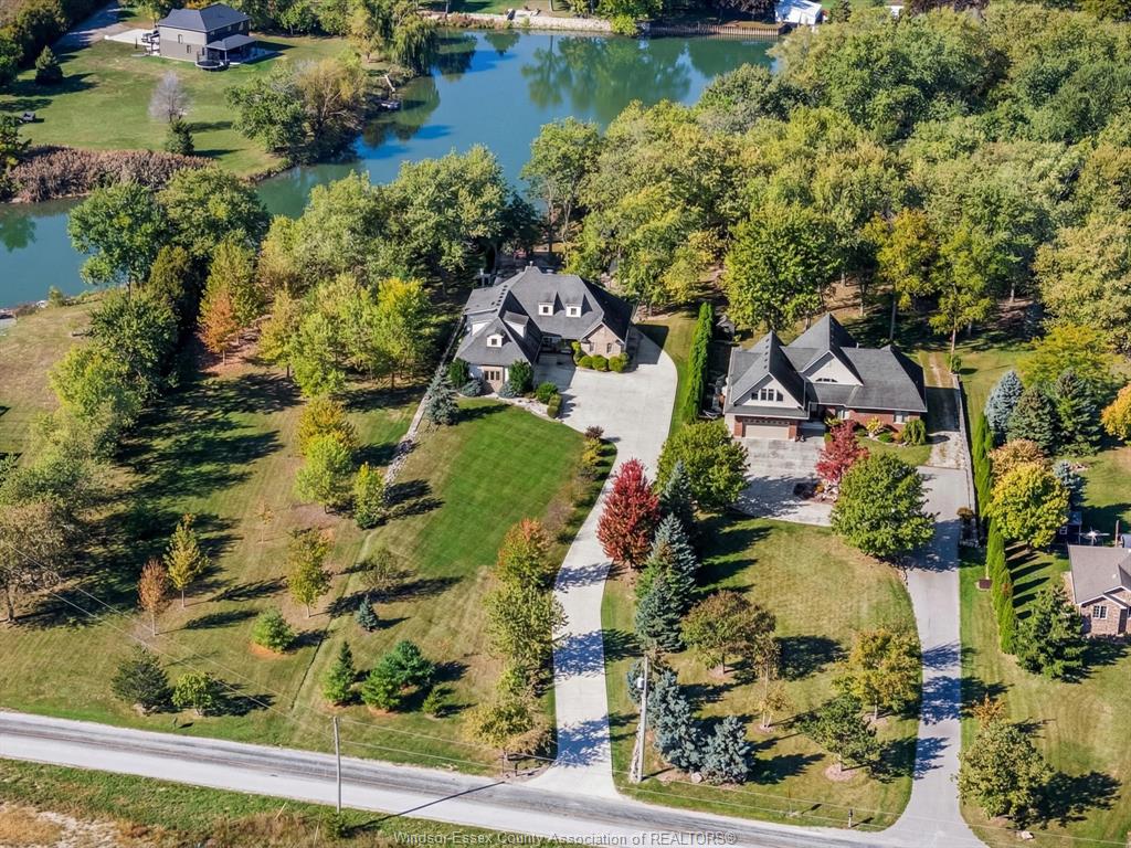 427 EAST RUSCOM RIVER