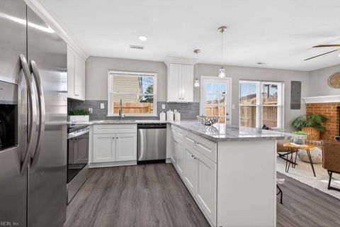 979 Smoke Tree LN Virginia Beach VA 23452