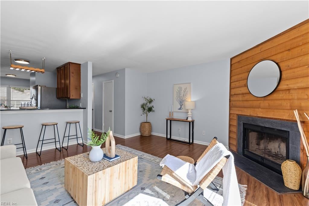 500 Barberton DR 208