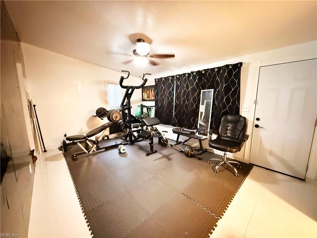 1009 Emporia AVE