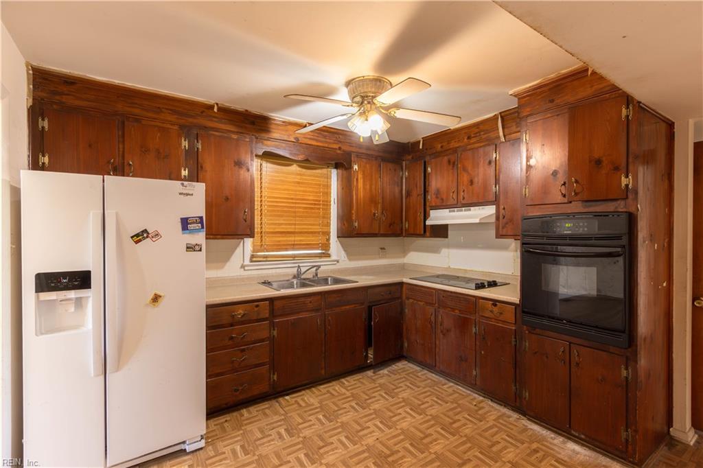 124 Prince James DR