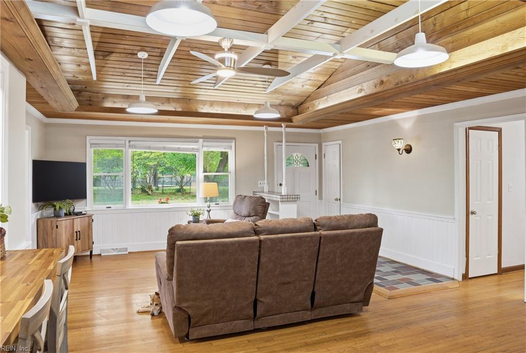 1105 Cogliandro DR