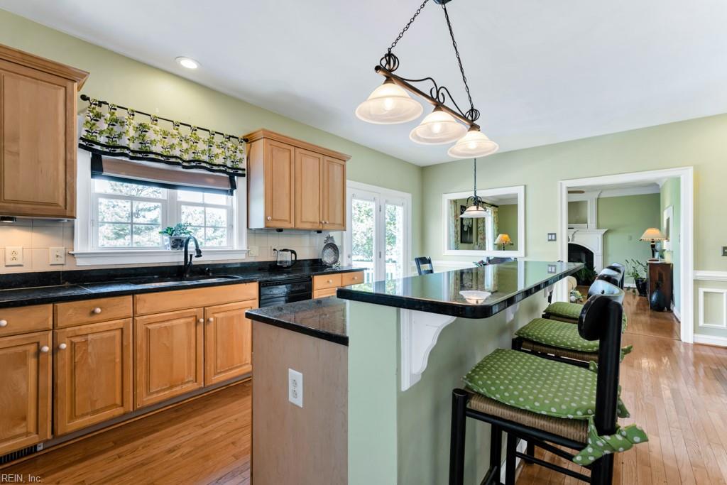 1332 Club House DR