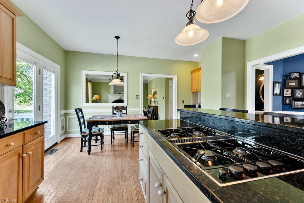 1332 Club House DR