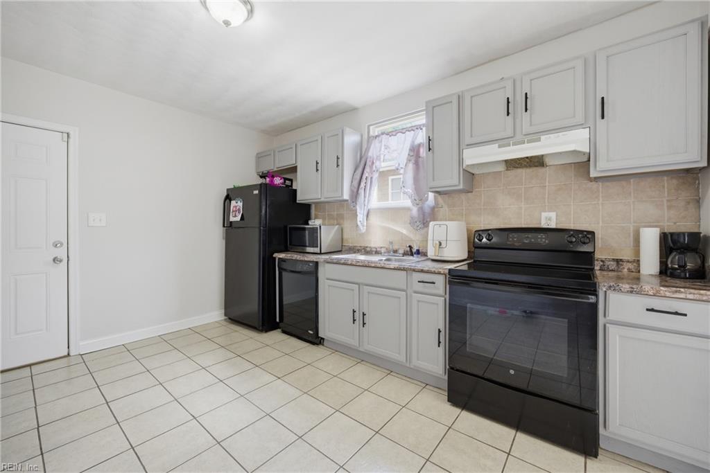 2424 West AVE