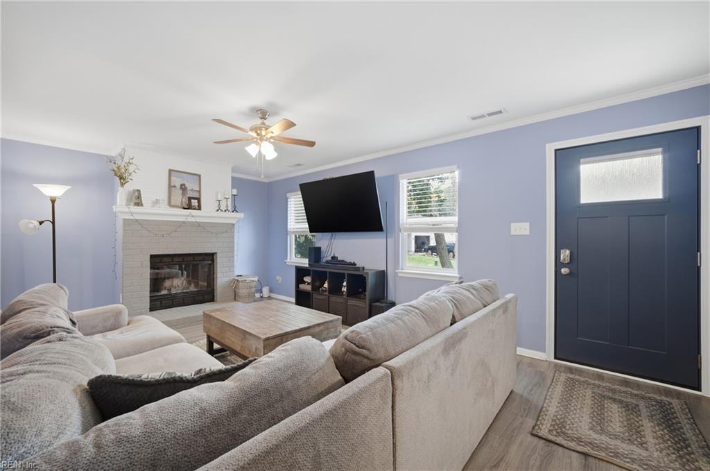 1376 Beacons Reach DR