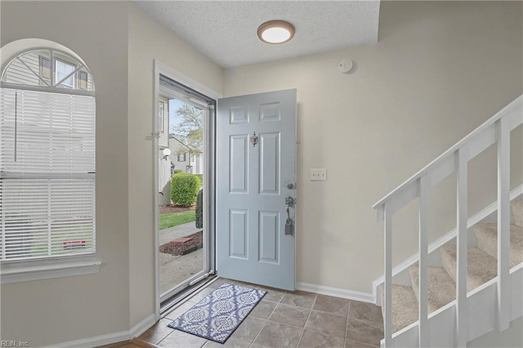 4704 Shallowford CIR