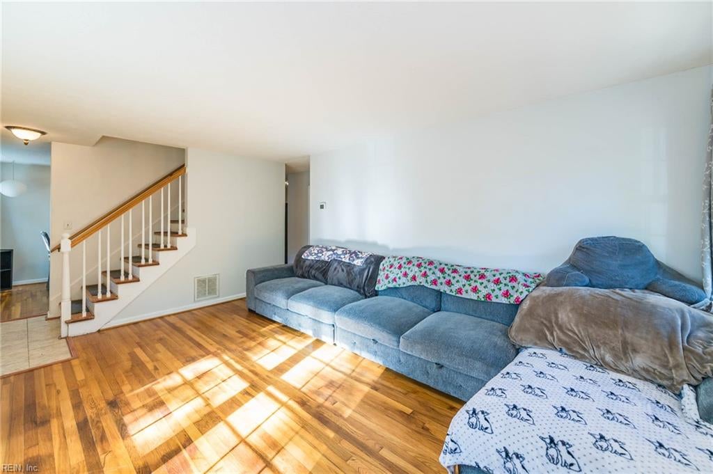 874 Elder RD