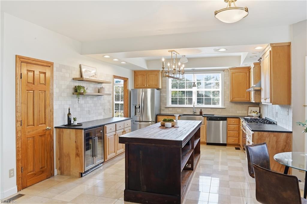 1700 Maze Hill MEWS