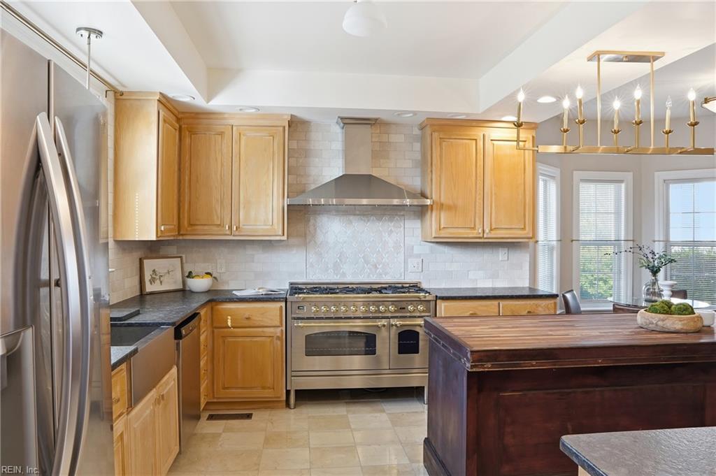 1700 Maze Hill MEWS