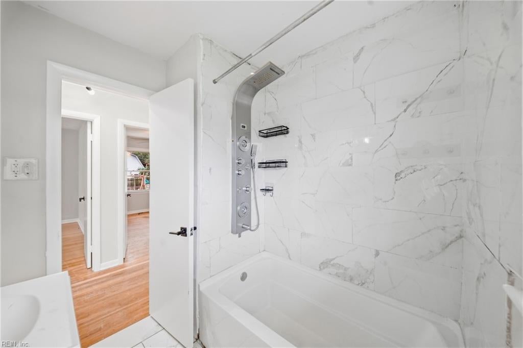10 Eastlawn DR