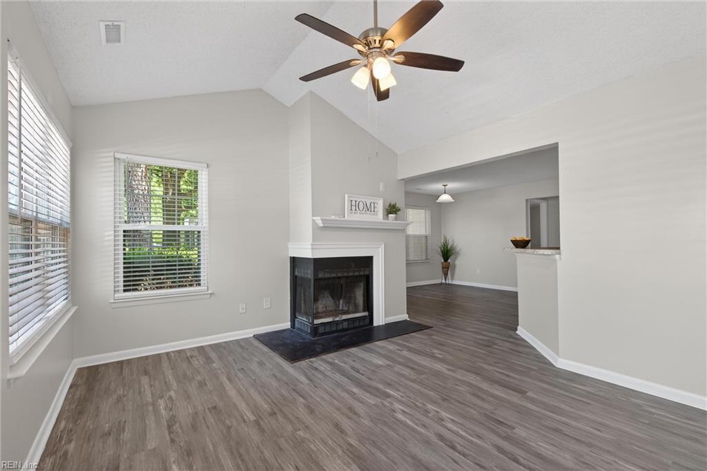 5201 Thatcher WAY