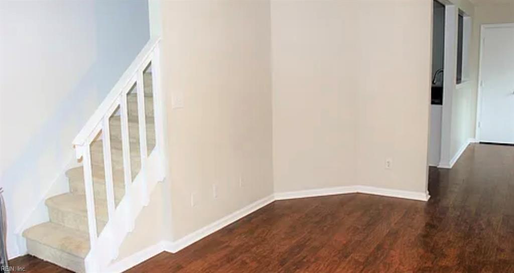 4924 Shallowford CIR