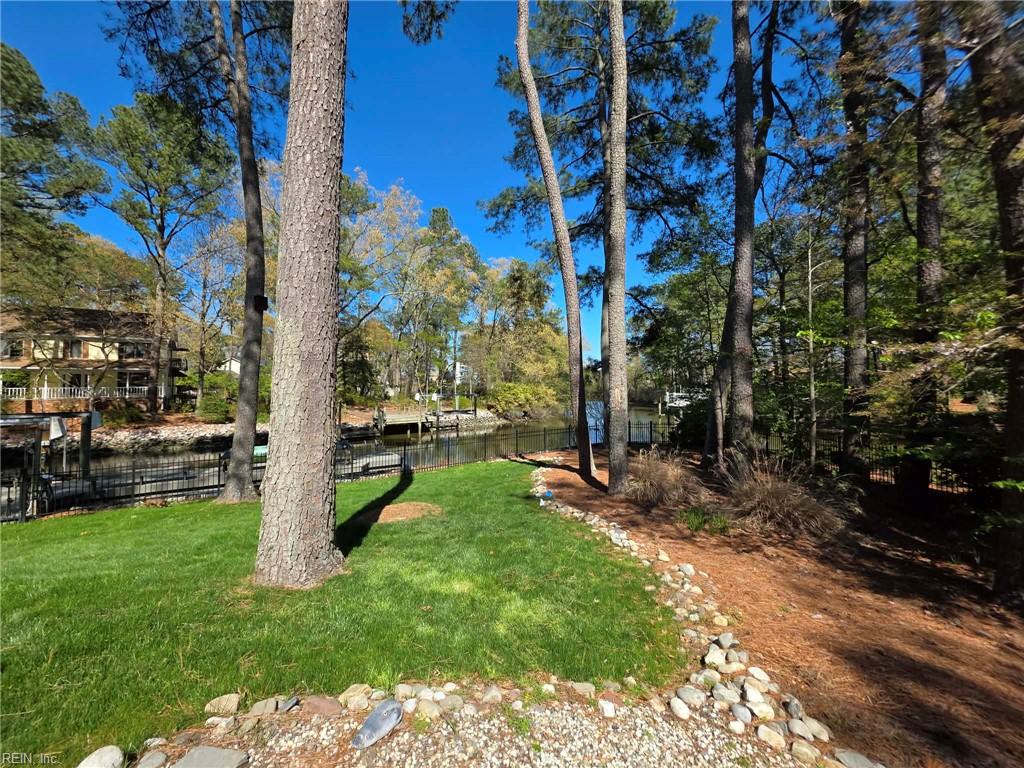 2704 Chester Forest CT