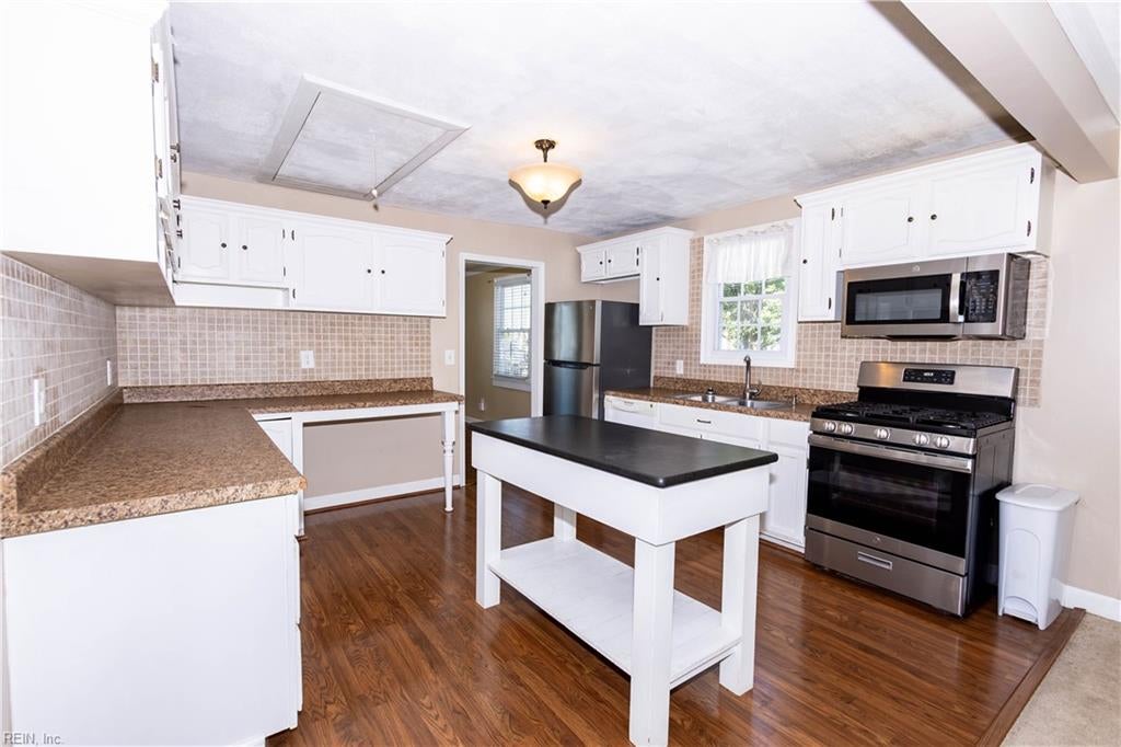 103 Hodges Manor RD
