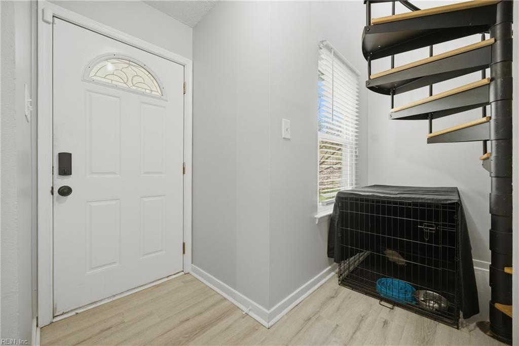 1220 Ferndale CT