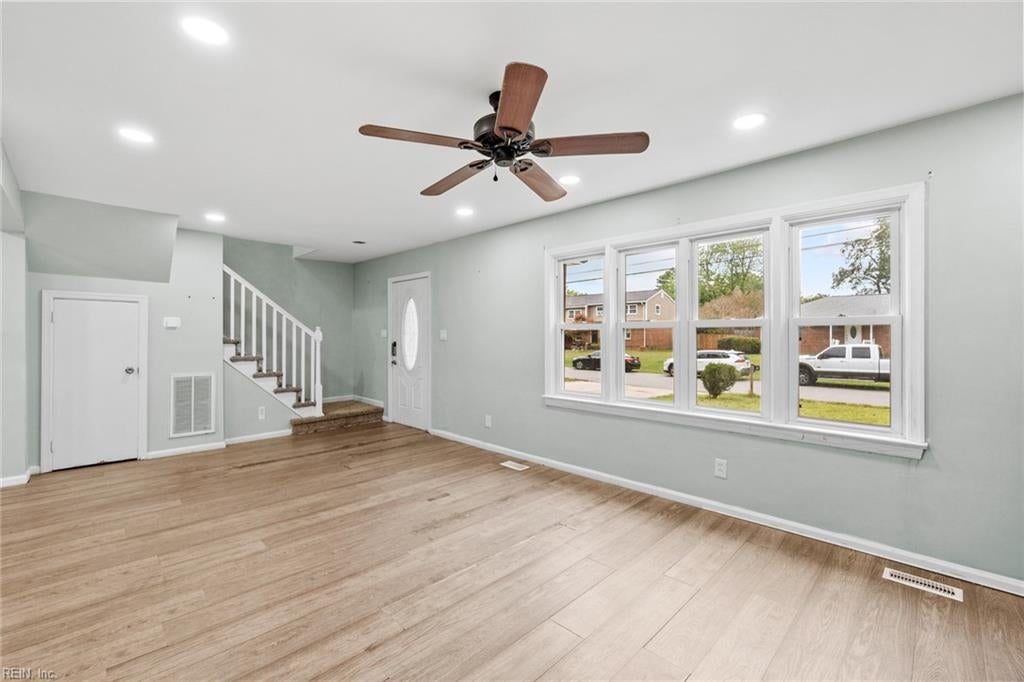 5005 Regina LN