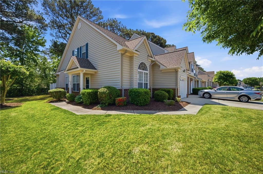 906 Hunley DR