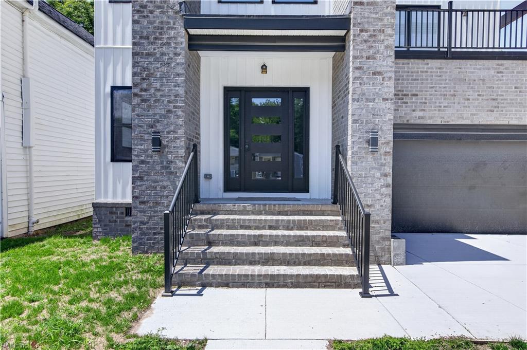 645 Ivy AVE