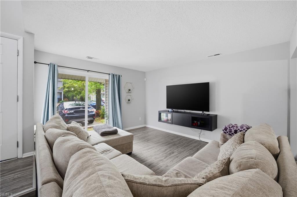 3817 Chimney Creek DR