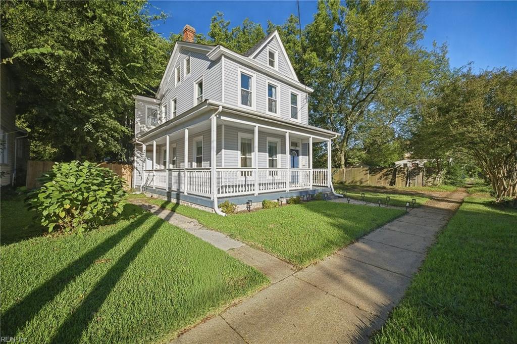 738 Douglas AVE