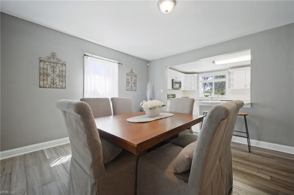 10 E Southampton AVE