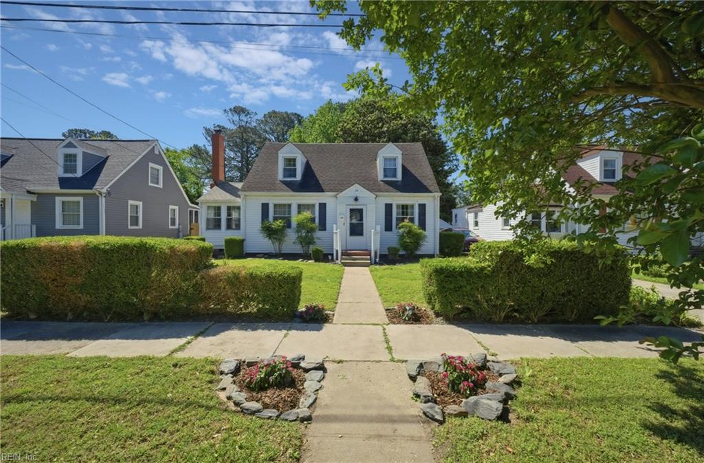 10 E Southampton AVE