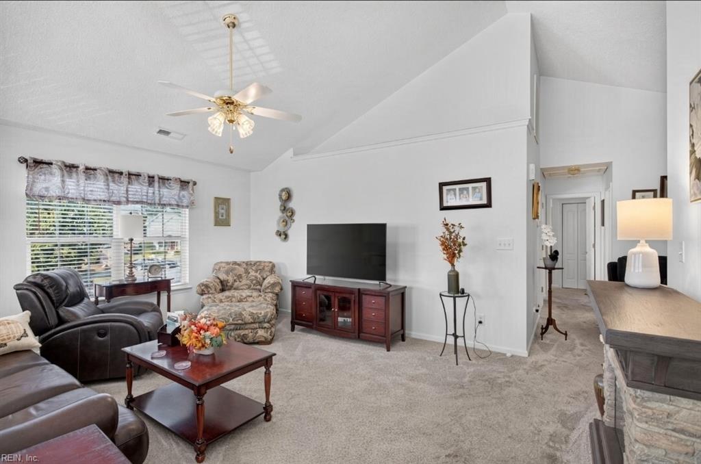704 Lakeside DR