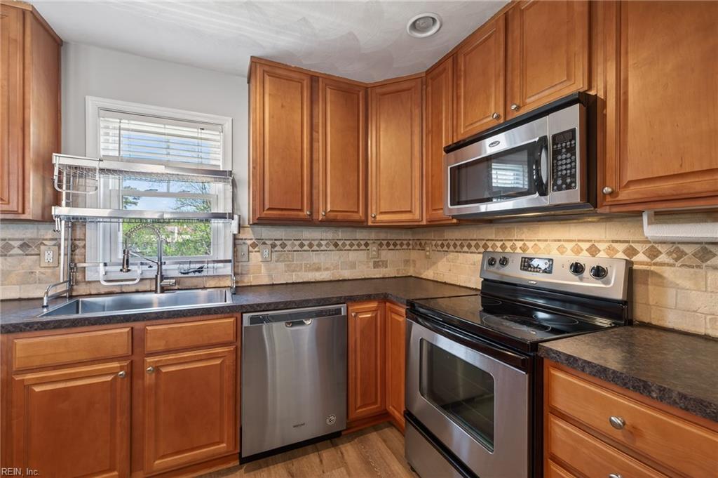 5529 Taylors Walke LN